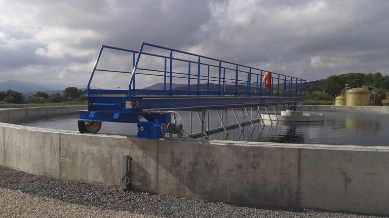 Puente decantador gravedad EDAR Benicarló